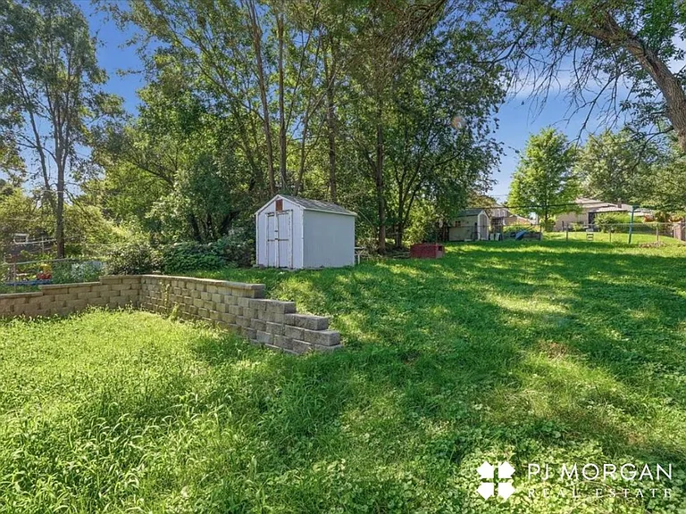 6031 Pine St — Photo 24
