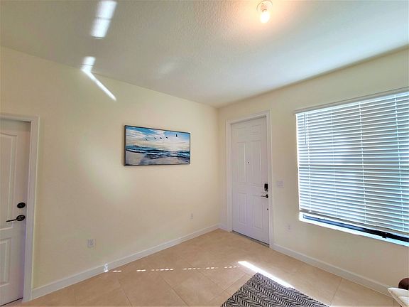 2nd image of 10036 W Villa Cir
