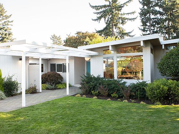 5th image of 12421 SE 25th Pl