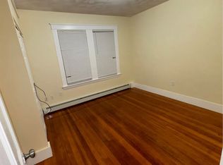 49 Boxford St, Lawrence, MA 01843