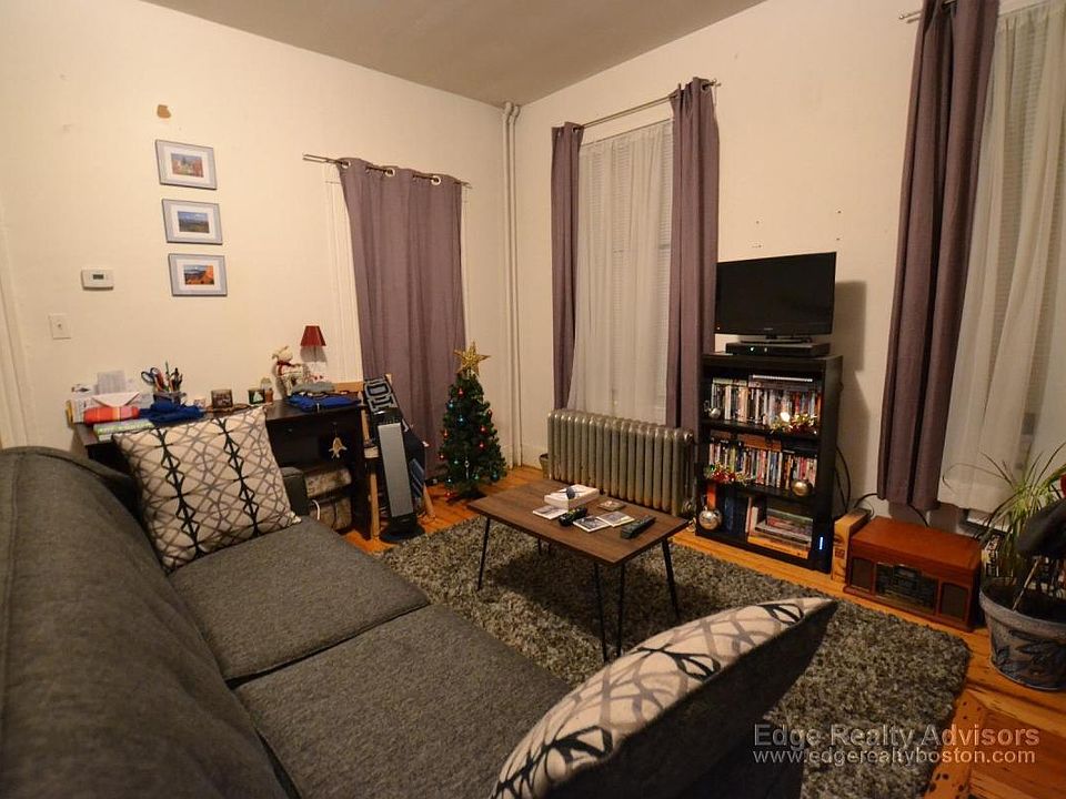 2nd image of 25 Pratt St #1O