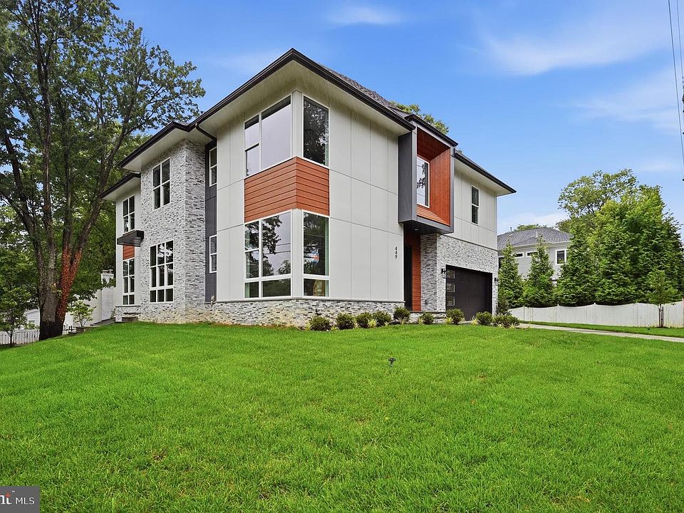 1st image of 449 Lawyers Rd NW