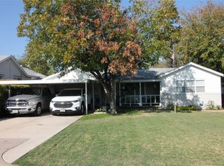 7848 Longfield Dr, White Settlement, TX 76108