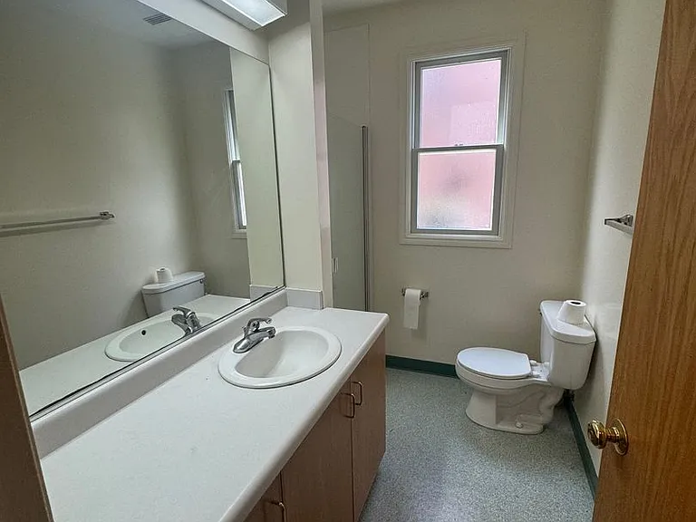 2527 Piedmont Ave #C — Photo 8