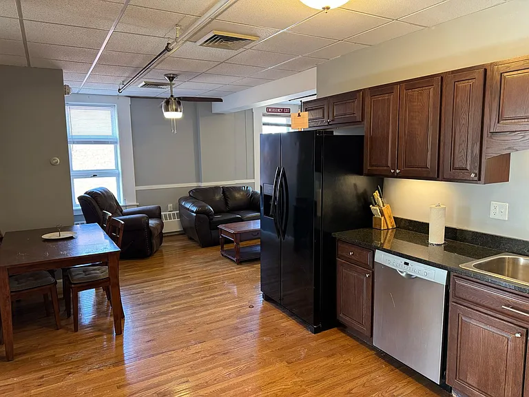 209 State St #5 — Photo 4