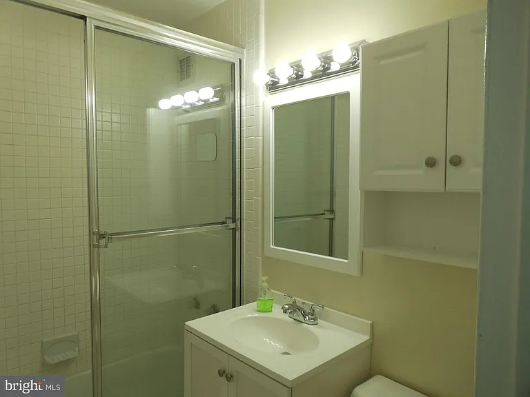 1011 Arlington Blvd #1018 — Photo 5