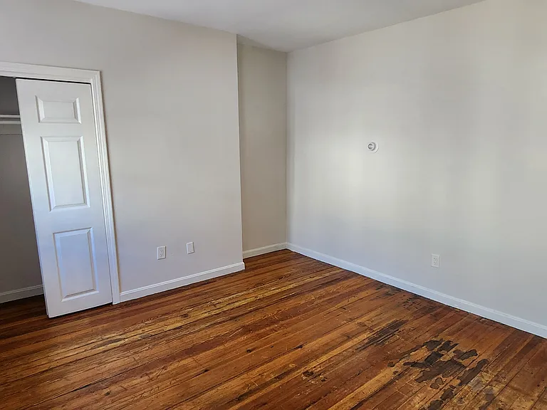 191 Maverick St #2R — Photo 8