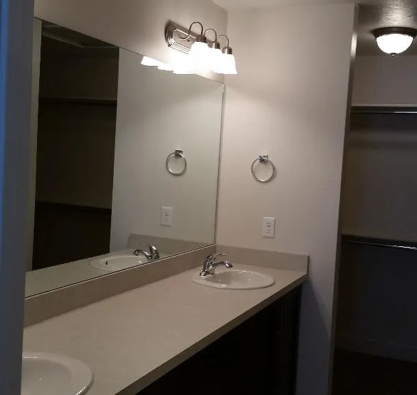 287 E Kristin Ln — Photo 6