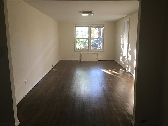2nd image of 18914 Crocheron Ave APT 404