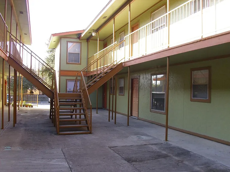 4510 Gallagher Ave — Photo 10