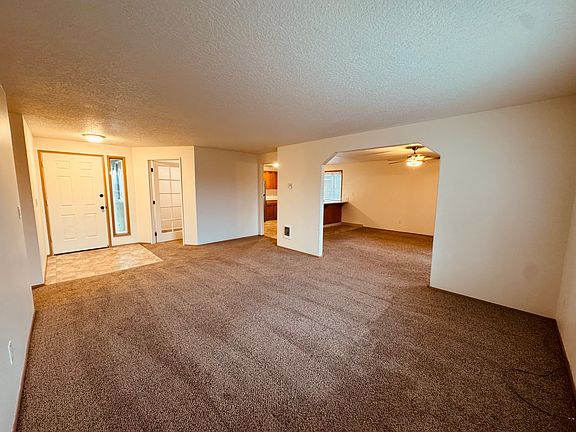 5th image of 191 Larch St