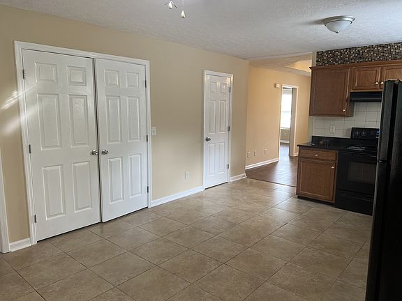 5th image of 2049 Williams Valley Dr