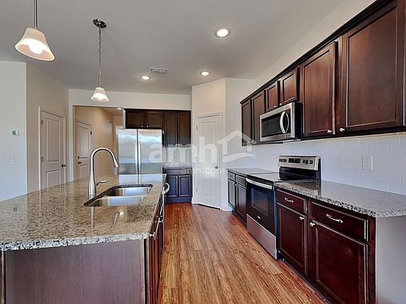 3rd image of 1321 Mount Logan Dr