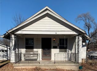 9418 E 16th St S, Independence, MO 64052