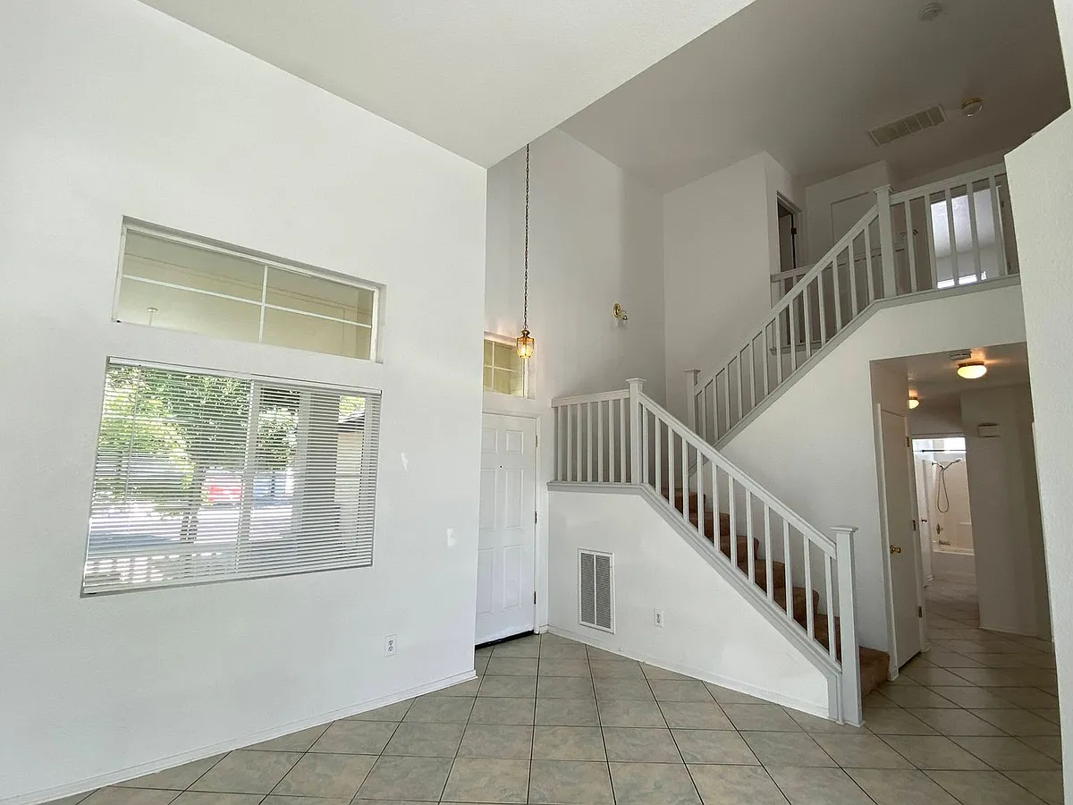 Building Photo - 3569 Shogoro Ln