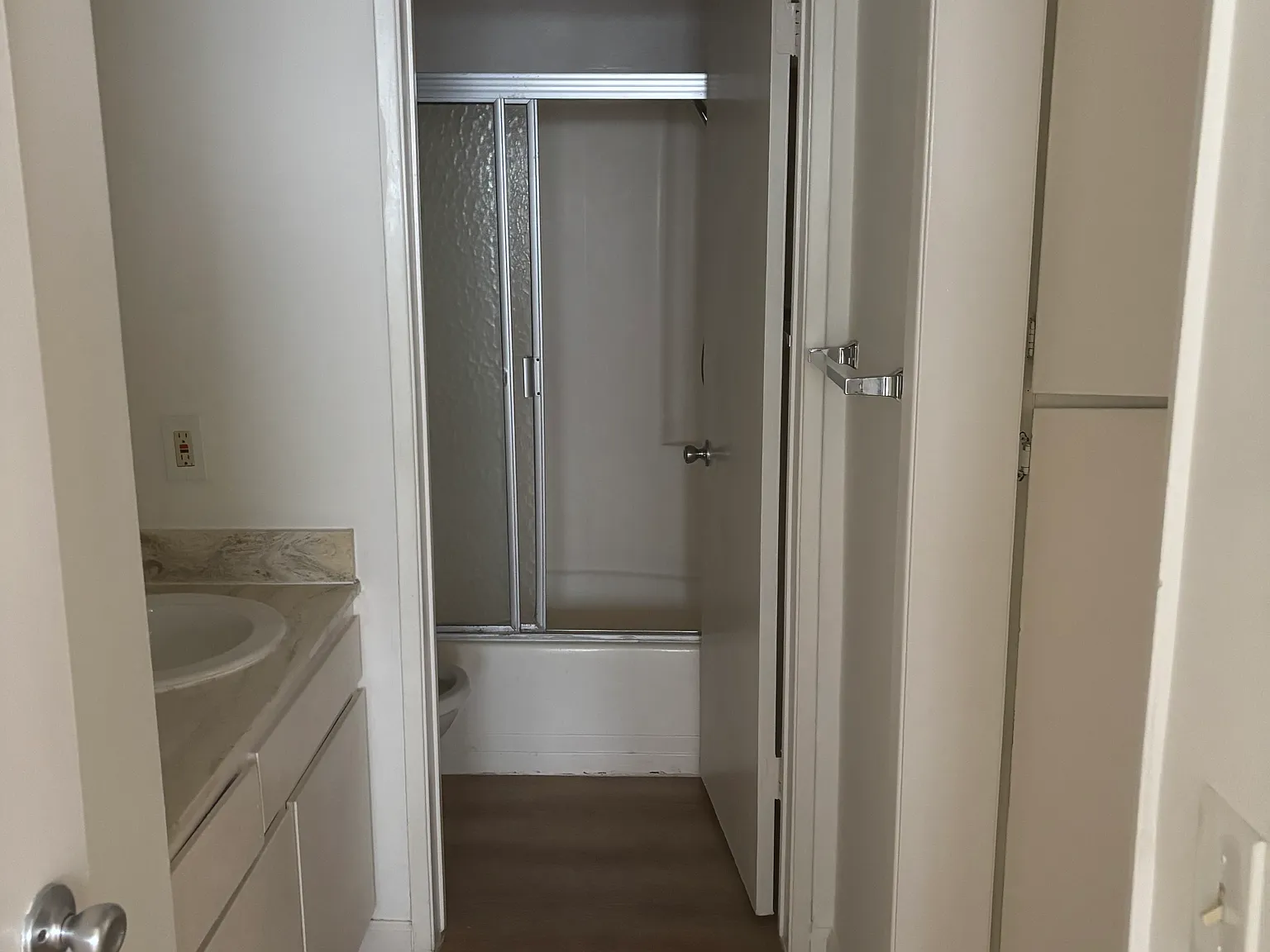 1 bed, 750 sqft, $1,800 — Photo 2