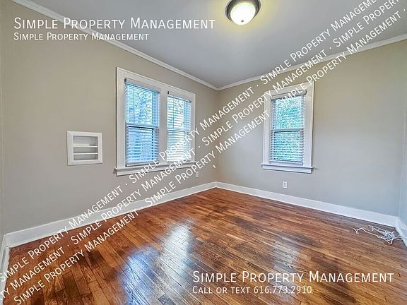 4th image of 1246 Dickinson St SE