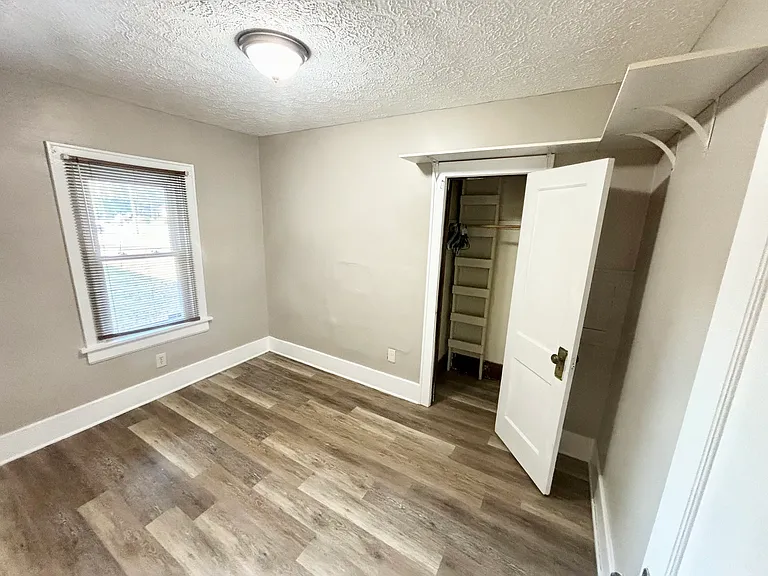 2576 Graham Rd — Photo 10