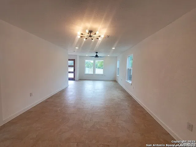 3 bed, 2.5 bath, 1566 sqft, $1,700 — Photo 2
