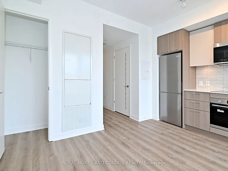 10 Oak St #1510 — Photo 21