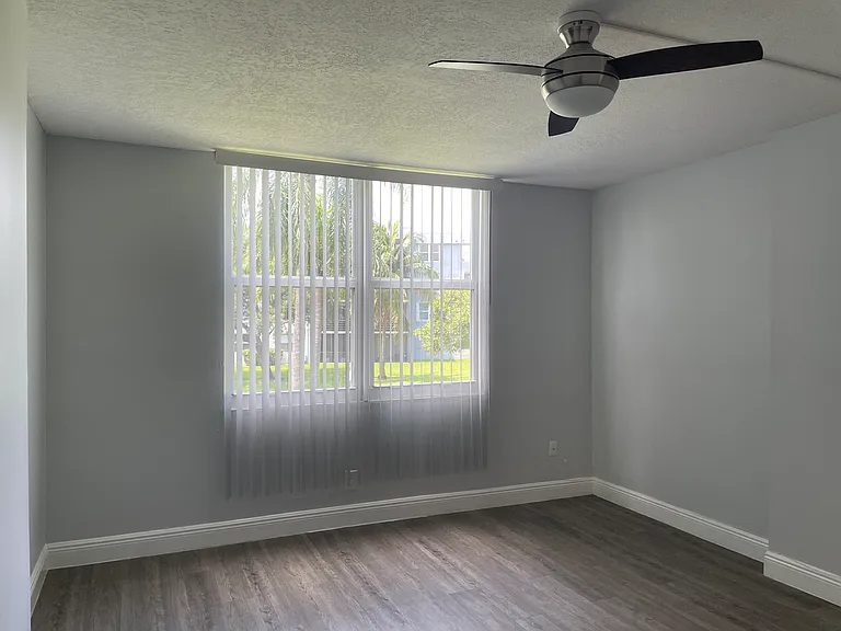114 Royal Park Dr #2A — Photo 10