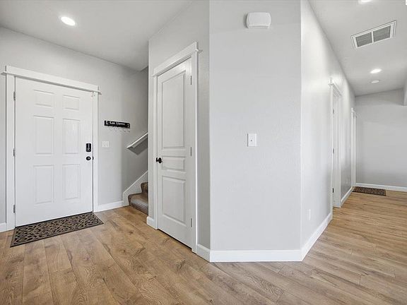 5th image of 6310 Maryhill Ln