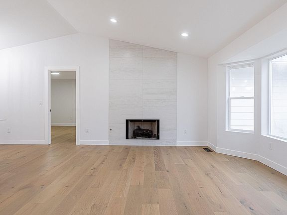2nd image of 7409 50th Pl NE