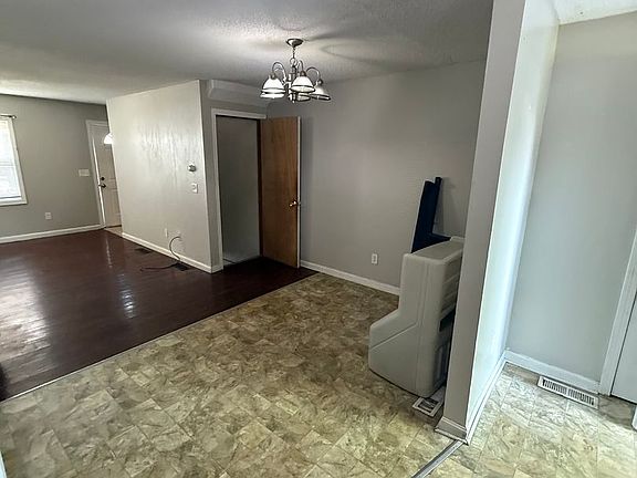 4th image of 33-37 Grant St #33