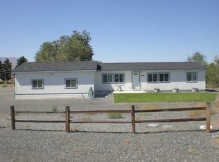 302 Agate Ln SW, Mattawa, WA 99349