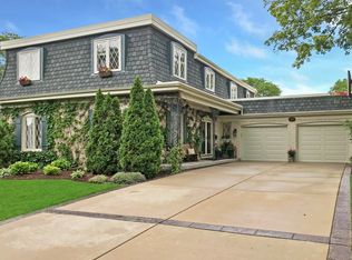 929 Gary Ct, Wheaton, IL 60187