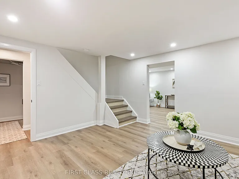 679 Village Pkwy — Photo 34