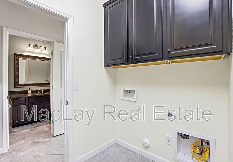 1142 E Bajor St — Photo 26