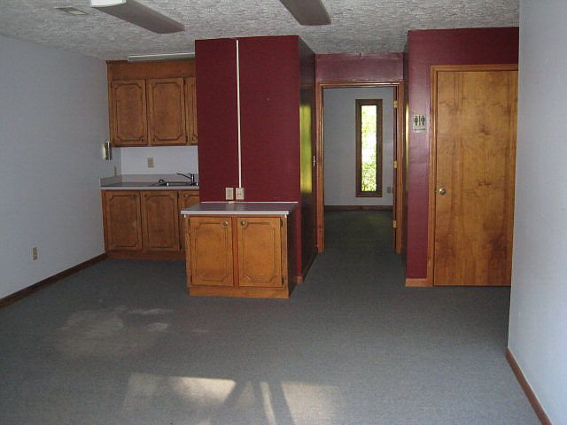 2nd image of 810 W Dixon Blvd