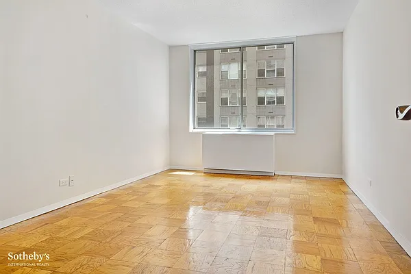 Rented by Sotheby's International Realty | media 27