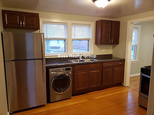 Building Photo - 1412 Darrow Ave #2