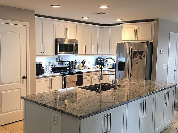 5th image of 2119 NE 5th Ter