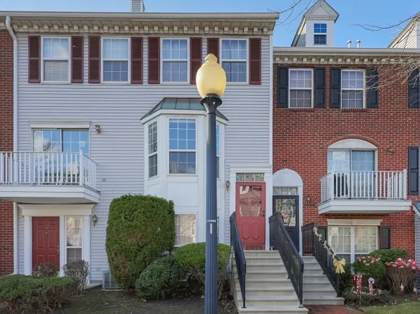 17 Mulberry St, Jersey City, NJ 07305