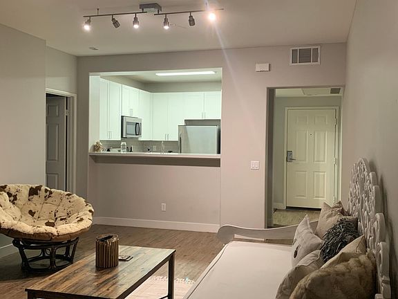 3rd image of 200 Cathedral Cv APT 9