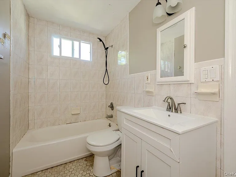 13 Truxton Rd #UPPER — Photo 12