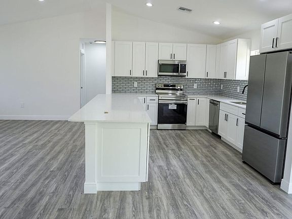 4th image of 136 Lincoln Road