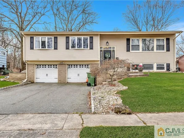 10 Harmon Rd, Edison, NJ 08837