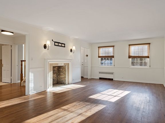 4th image of 818 Walton Ave