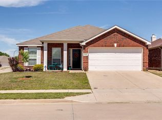 6401 Stone Lake Dr, Fort Worth, TX 76179