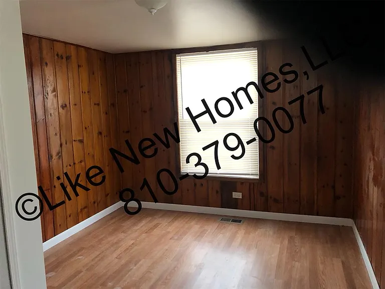 3702 Whitney Ave — Photo 5