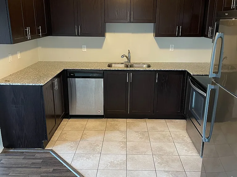 2484 Post Rd #1 — Photo 6