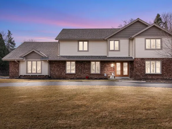 20995 Bramblewood TRAIL, Brookfield, WI 53045