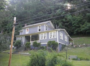302 Bluestone Ave, Freeman, WV 24724