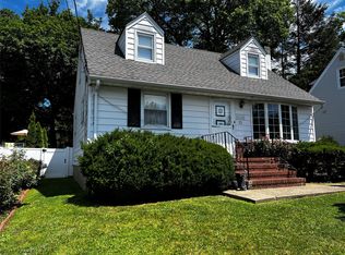 23 Highland Ave, Suffern, NY 10901