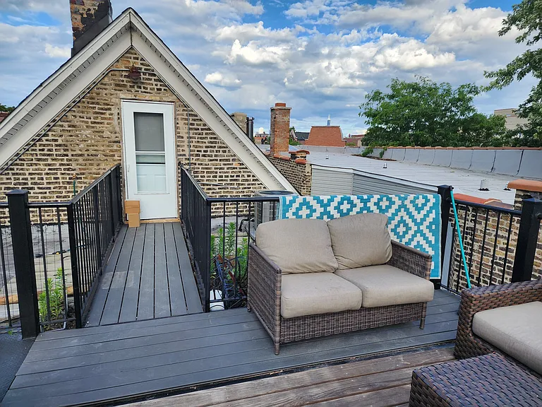1102 N California Ave #2 — Photo 3