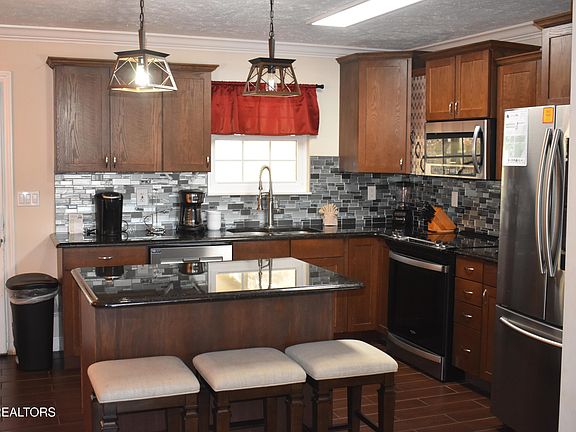 5th image of 298 Lane Hollow Rd